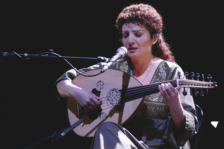 Artiste Waed Bouhassoun festival Détours du Monde